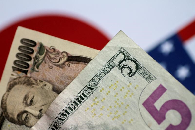 © Reuters. Заявления Трампа привели к снижению курса доллара, иена подорожала